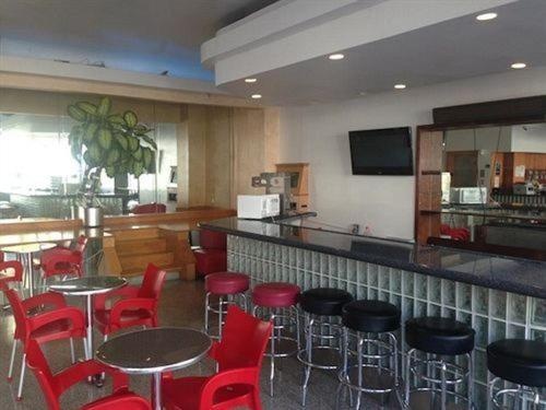 Collins Avenue Hostel image 8